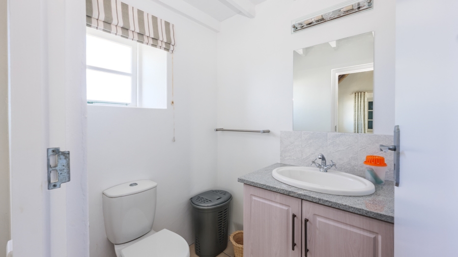 5 Bedroom Property for Sale in Struisbaai Western Cape